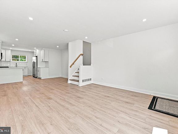 3rd image of 152 Egerton Ave