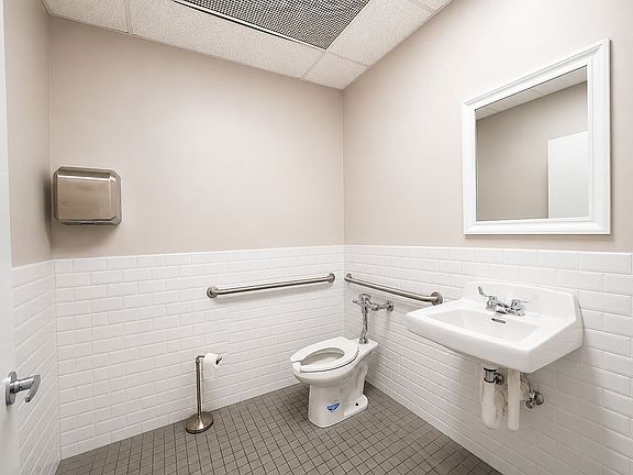 4th image of 102-28 Jamaica Ave #3