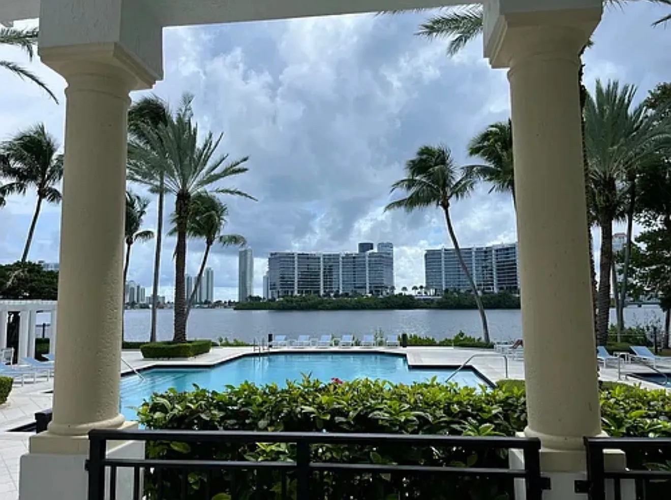 2 bed, 1077 sqft, $3,300 — Photo 4