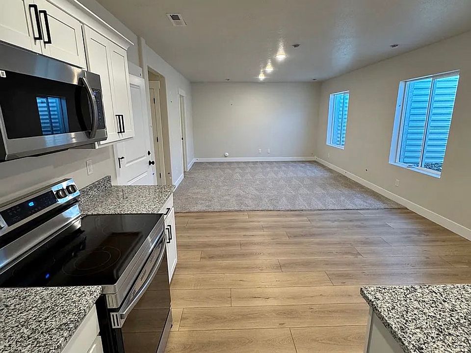 2nd image of 146 Park Ave