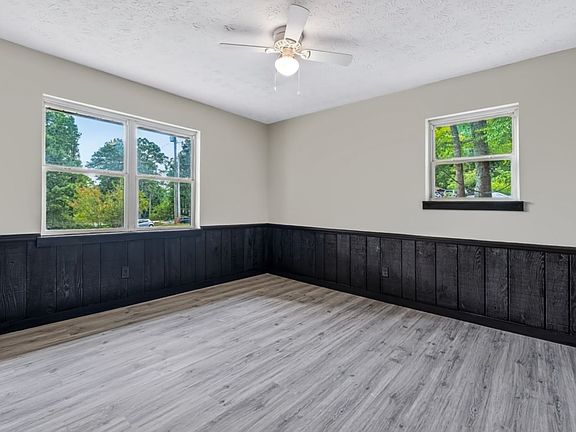 5th image of 1001 Alpine Ct