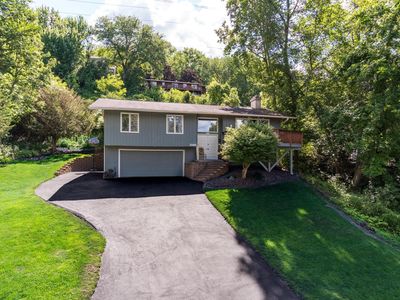 W5721 Sherwood DRIVE, La Crosse, WI, 54601