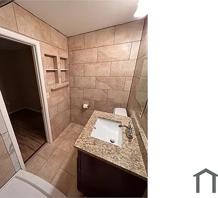 923 Pinegrove Ave — Photo 6