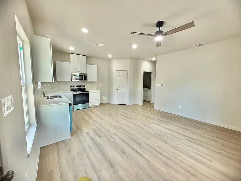 403 Cornell Ave #2 — Photo 5