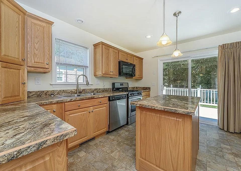 19 Casa Bella Way, Plymouth, MA 02360 Zillow