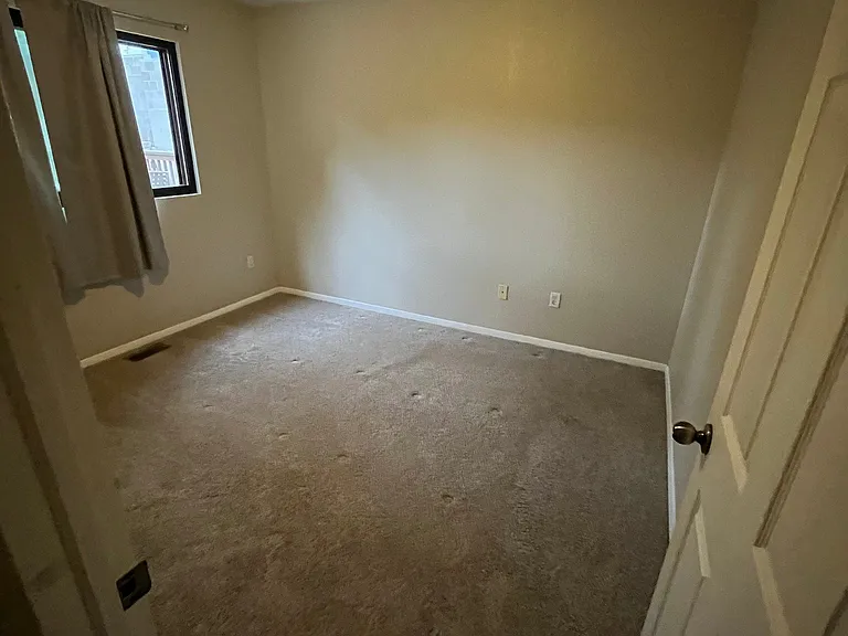1470 W Alaska Pl — Photo 14