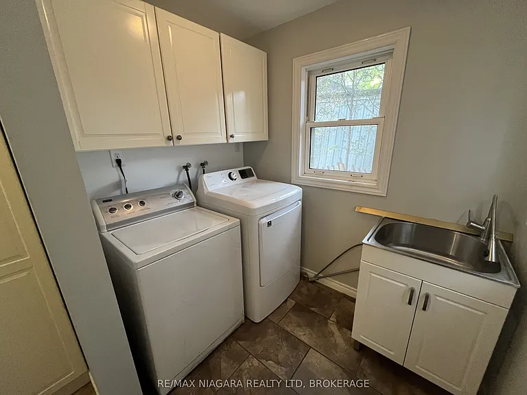 430 Ridge Rd N — Photo 10