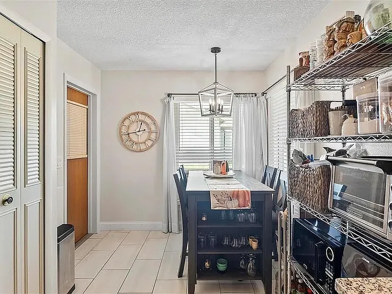 755 Fairlawn Dr — Photo 6