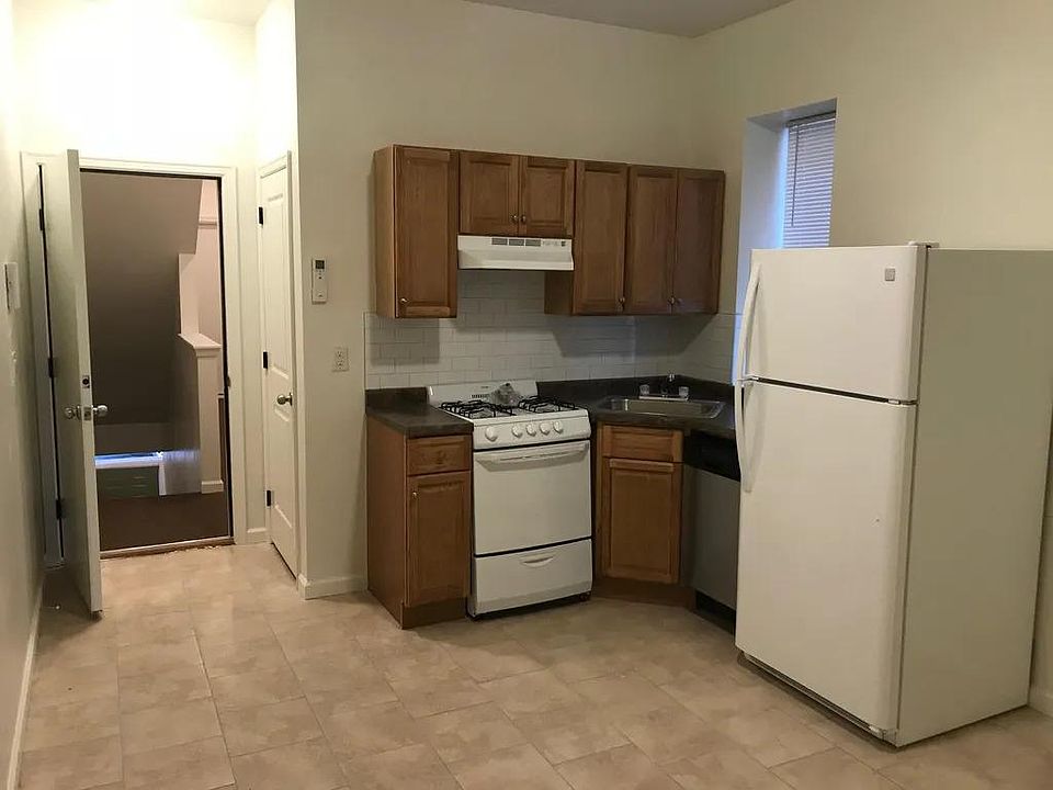 Kitchen - Entry