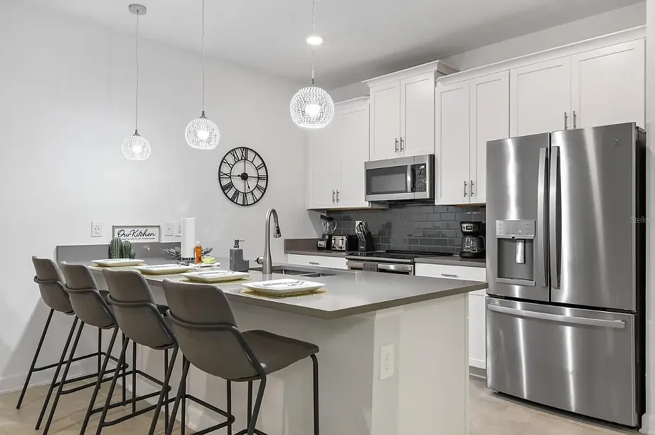 5 bed, 2367 sqft, $3,000 — Photo 4