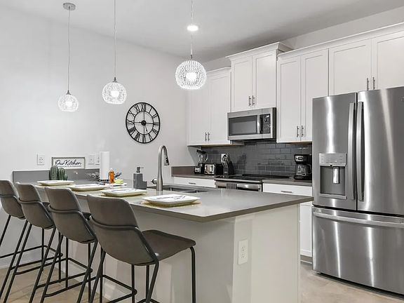 4th image of 1128 Kingsbarn St