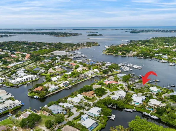 3973 SE Topsail Ct, Stuart, FL 34997