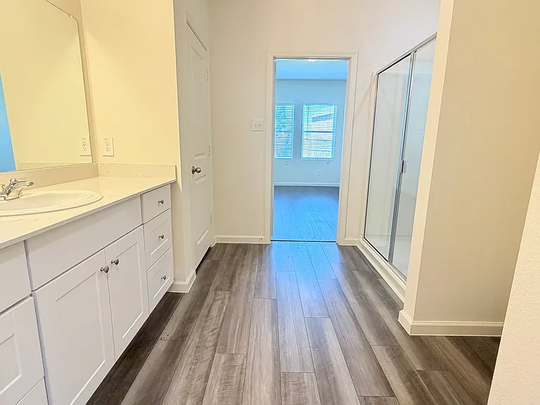 717 Yorkshire Dr — Photo 19