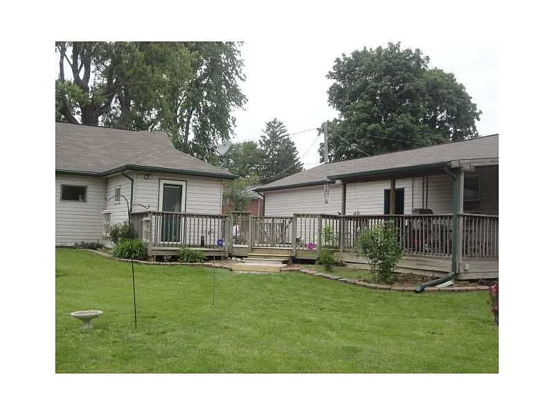 109 S Walnut St photo 1