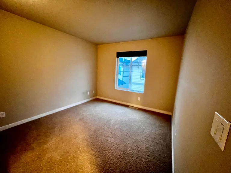429 SW 202nd Ter — Photo 7
