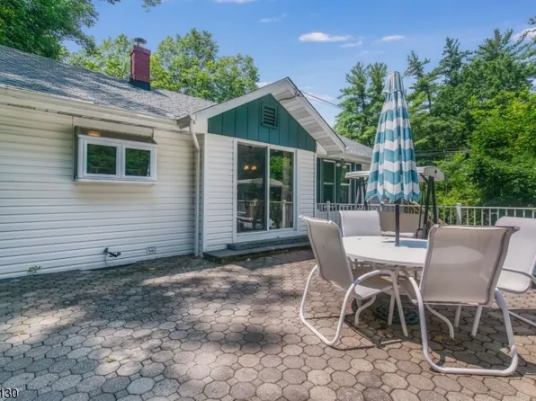 131 Woodside Ave, Newton Town, NJ 07860