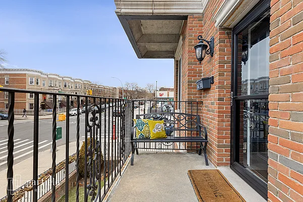 Sold by Garfield Realty  | media 13