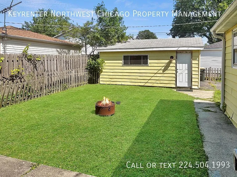 912 Oakwood Dr — Photo 12