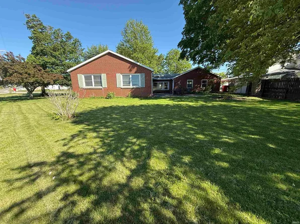 119 E Beckley St, Royal Center, IN 46978
