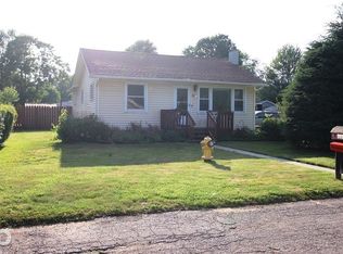 39355 Charbeneau St, Clinton Township, MI