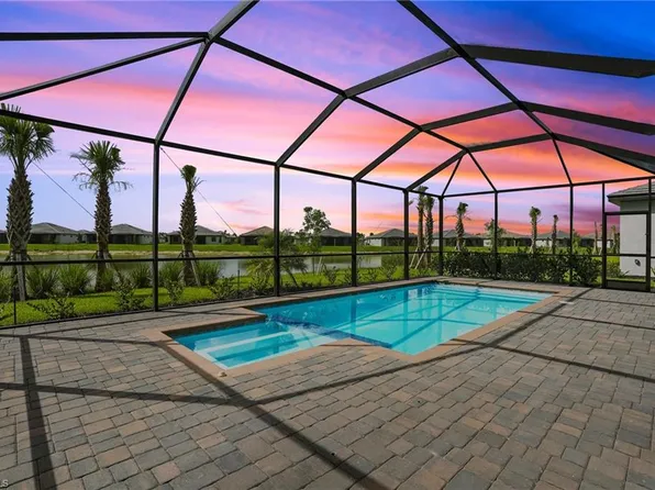 19105 Hinkley DR, ESTERO, FL 33928