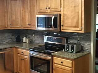 24 Ichabod Ln, Niantic, CT 06357