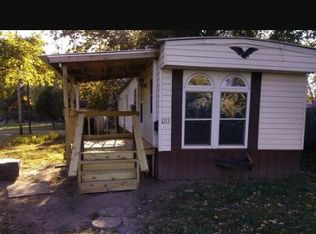 1213 Lincoln St, Eldorado, IL 62930