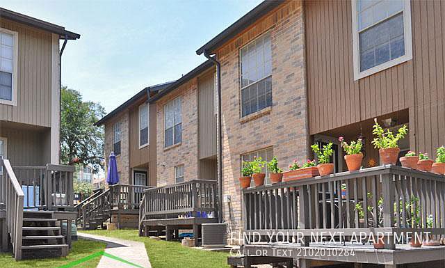 1st image of 1941 Broken Oak St #864