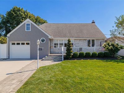 61 Lloyd Court, East Meadow, NY, 11554