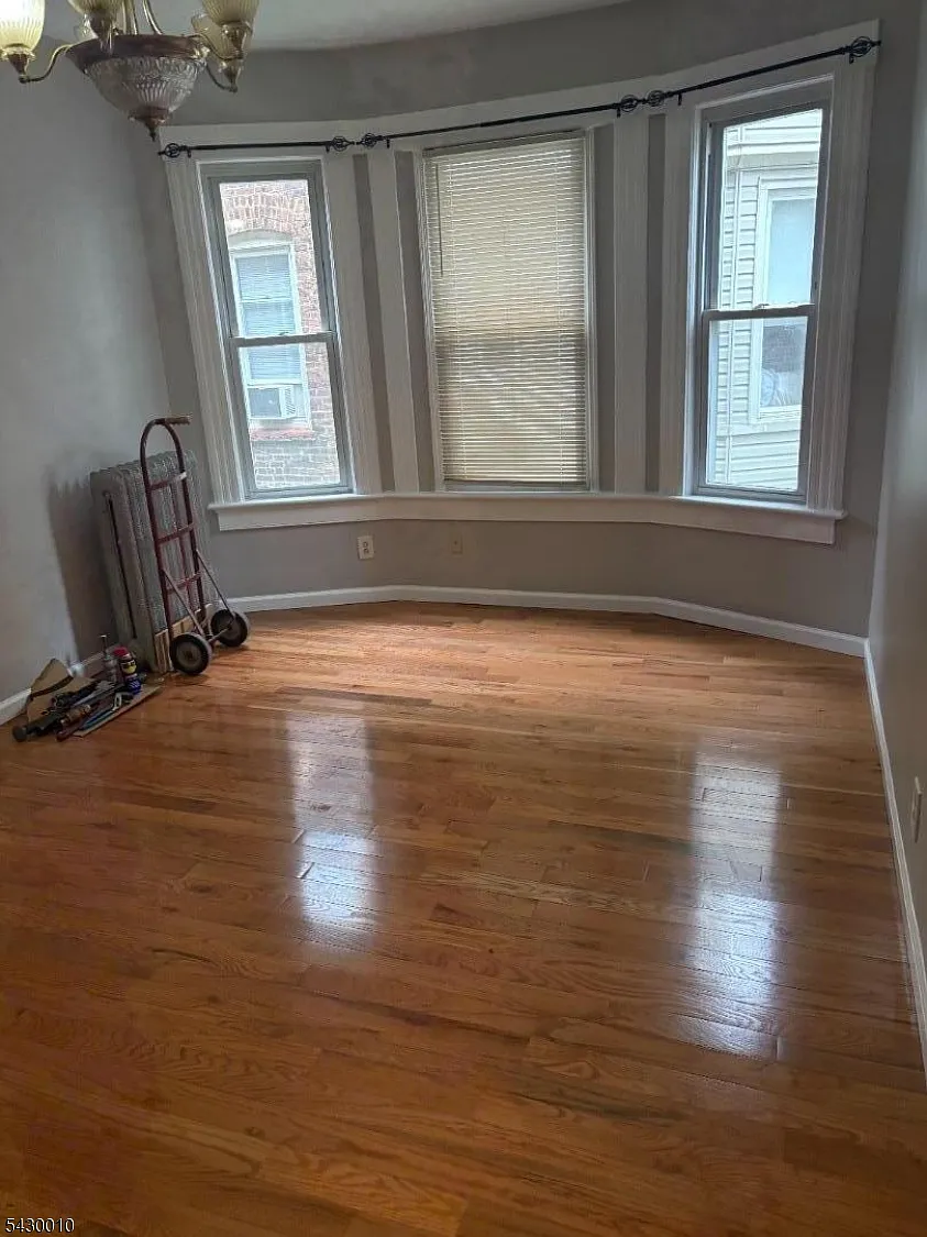 3 bed, 1.0 bath, $2,150 — Photo 4