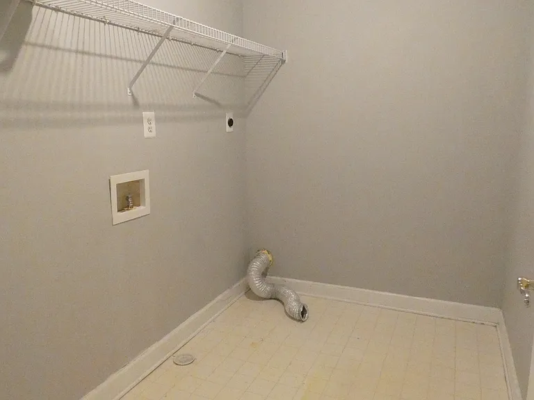 1203 Fairfax Woods Dr — Photo 22
