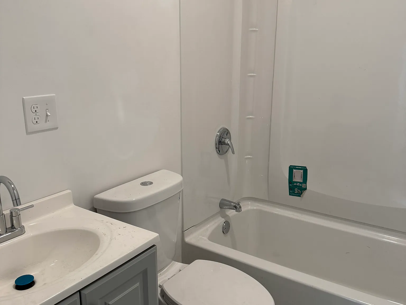 3 bed, $2,200 — Photo 3