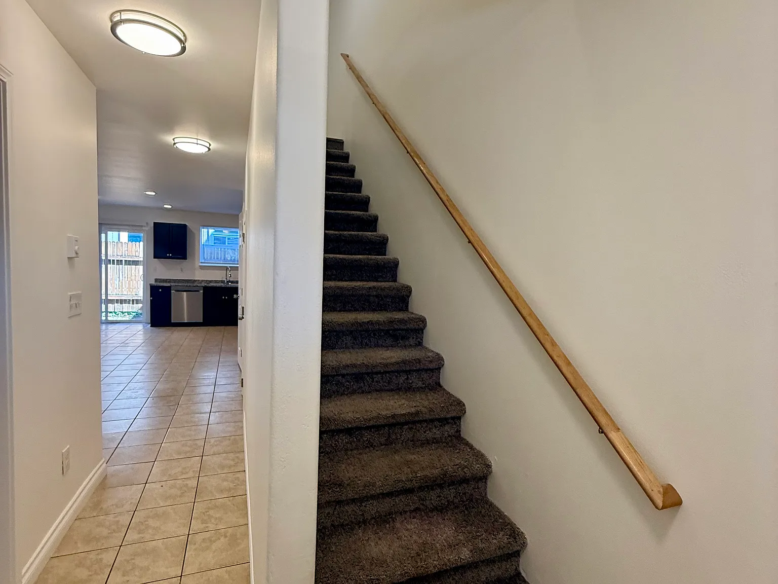 4 bed, 2.5 bath, 1450 sqft, $2,650 — Photo 2