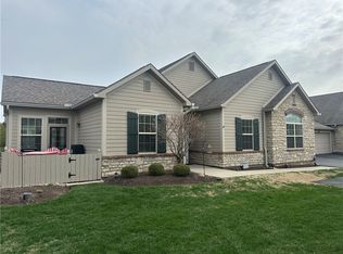 7050 Creekside Cir, Fairborn, OH