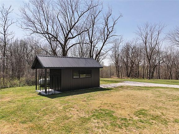 4th image of 105 SE 40th Rd