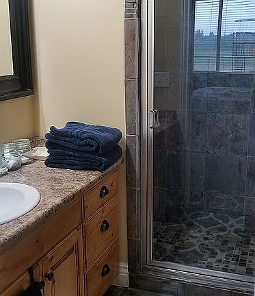 Master bathroom 
