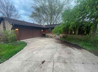 7434 Valley Meadows Dr, Fort Wayne, IN 46815