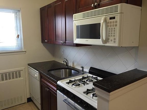 4th image of 16 Wildwood Gdns APT H2