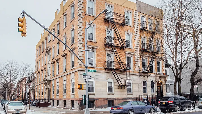 Rented by Nooklyn NYC LLC | media 31