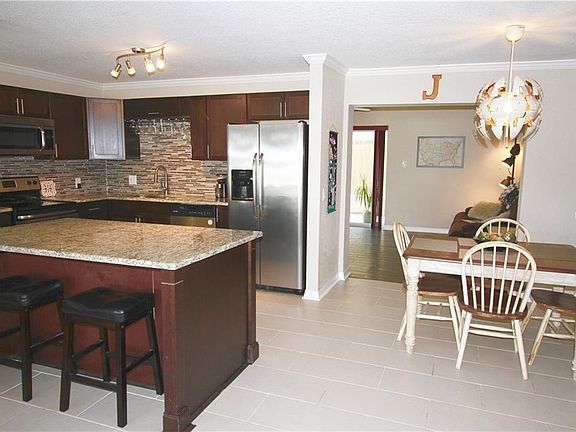 3rd image of 3108 Winchester Dr