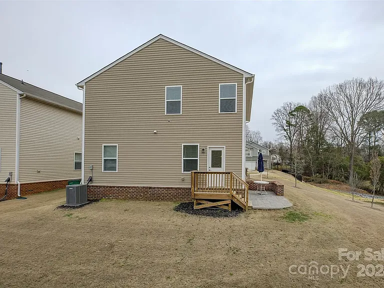 7134 Thornrose Dr — Photo 42
