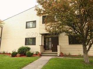 820 10th St S #C17, Fargo, ND 58103