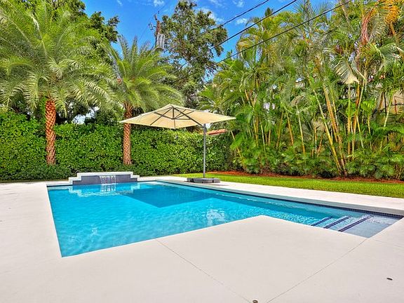 2nd image of 936 Cotorro Ave