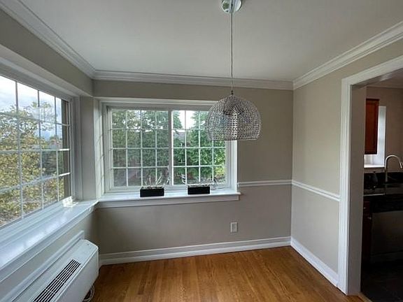 3rd image of 820-A S Washington St #325A