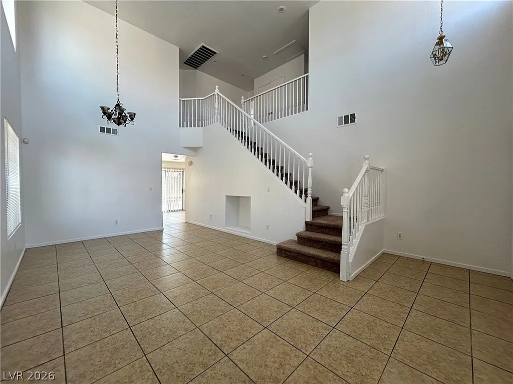 4 bed, 2.5 bath, 1786 sqft, $2,051 — Photo 2
