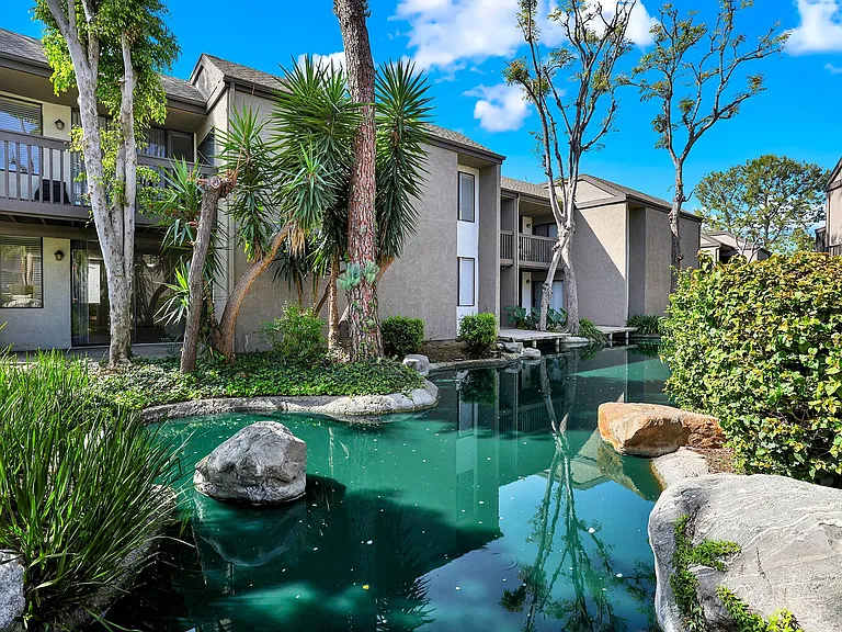 Lake Dianne Apartment Homes ponds and water features