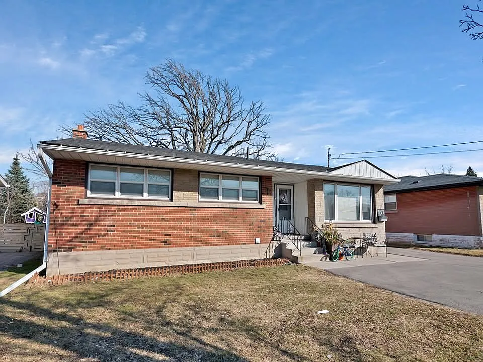 597 Upper Ottawa St #2