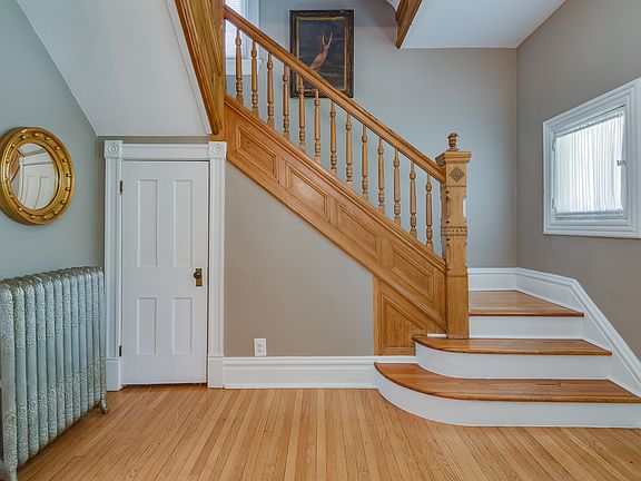 5th image of 7304 Vine Ave