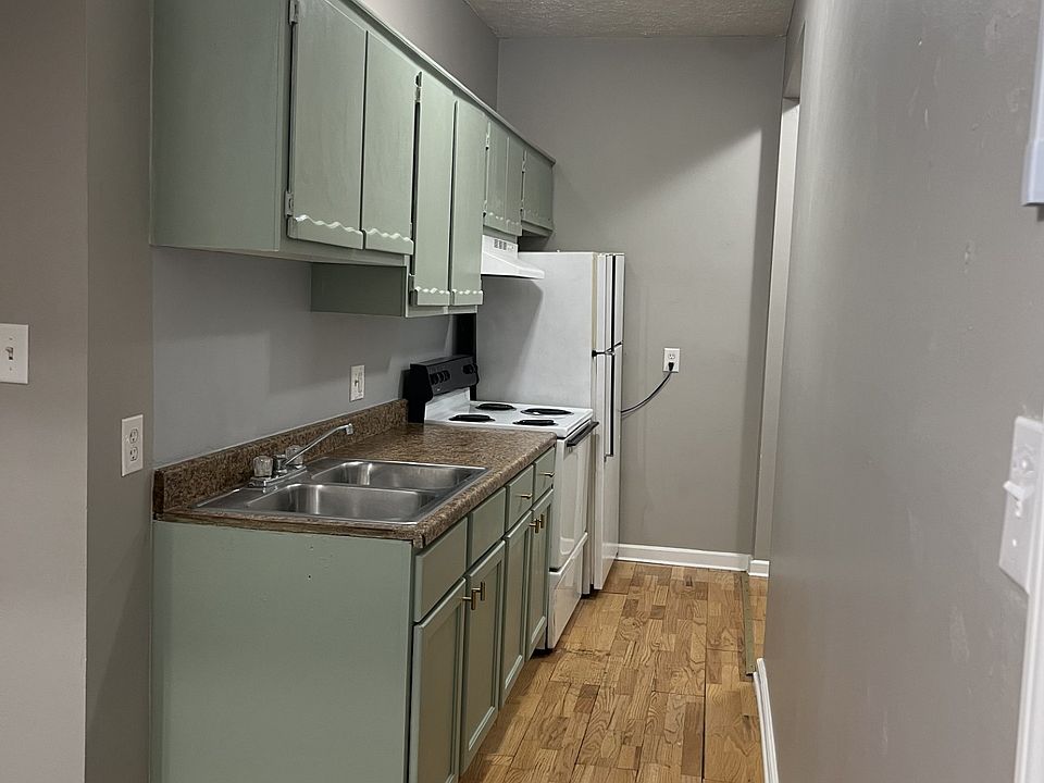 2nd image of 3548 Balsam Ave APT 8