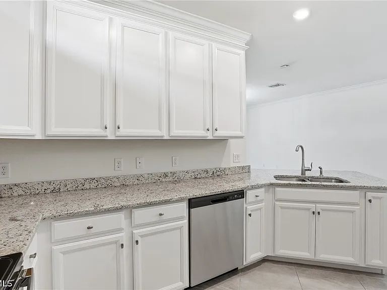 1835 Alameda Dr — Photo 13